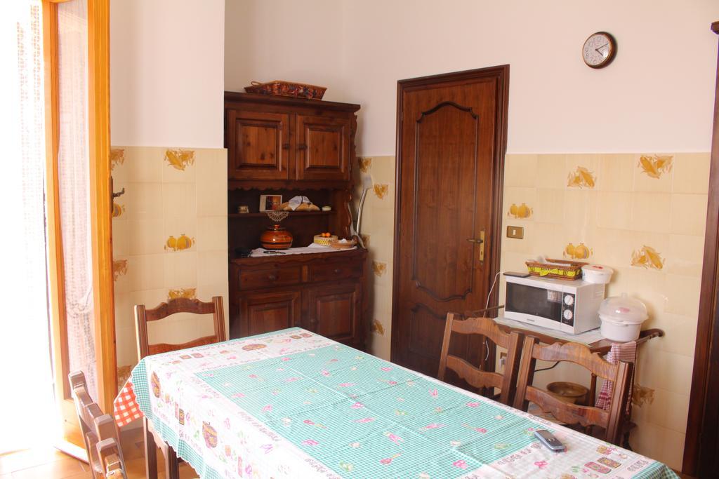 House In Caramagna Lägenhet Imperia Rum bild
