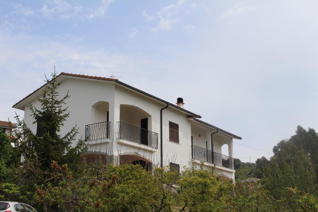 House In Caramagna Lägenhet Imperia Rum bild